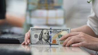Tỷ giá USD hôm nay (10-7): Đồng USD duy trì đà tăng