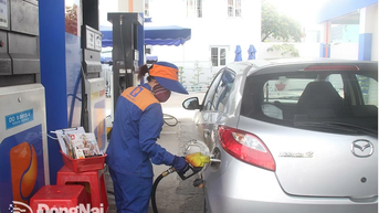 Giá xăng, dầu tăng trở lại, xăng RON 95 vượt mức 20 ngàn đồng/lít