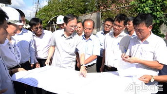 Chủ tịch UBND tỉnh Đồng Tháp Trần Trí Quang: Làm sao để kết nối hạ tầng giao thông tốt nhất, thông suốt trên toàn tỉnh.