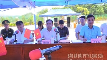 Hội đàm với Văn phòng cửa khẩu Khu tự trị dân tộc Choang Quảng Tây, Trung Quốc