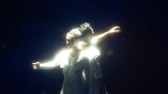 Sân khấu 'chạy theo' show âm nhạc