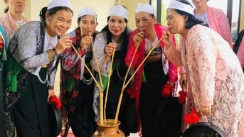 Gìn giữ trang phục truyền thống của phụ nữ Mường