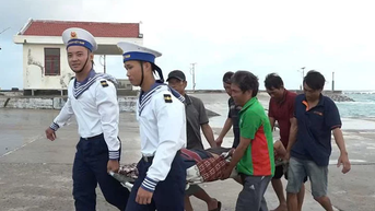 Bệnh xá đảo Song Tử Tây cấp cứu ngư dân bị tai nạn lao động