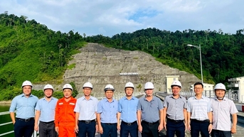 Tổng Công ty Phát điện 2 làm việc với Công ty Thủy điện Sông Bung