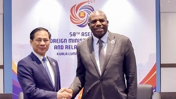 Ngoại trưởng Anh ủng hộ xây dựng trung tâm tài chính của Việt Nam