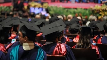Sinh viên chạy đua vào câu lạc bộ danh giá để làm bàn đạp cho tương lai