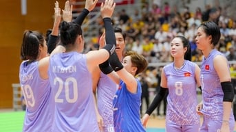 Thanh Thúy và chuyến xuất ngoại thứ 7