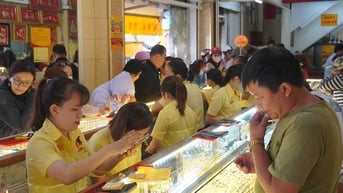 Giá vàng chiều nay 14/7/2025: Giá vàng trong nước và thế giới bất động trước chính sách quản lý mới