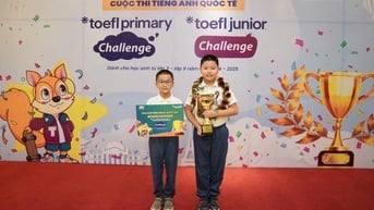 Anh em song sinh cùng giành giải quốc gia tiếng Anh TOEFL Challenge