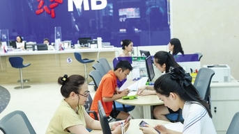 ការប្រណាំងចំណែកទីផ្សារគឺ "កាន់តែក្តៅ" នៅពេលដែលបន្ទប់ឥណទានត្រូវបានដកចេញ