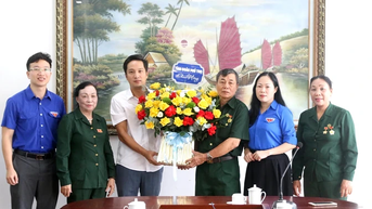 Tỉnh Đoàn Phú Thọ chúc mừng Hội Cựu Thanh niên xung phong nhân dịp kỷ niệm 75 năm Ngày truyền thống