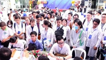 TP.HCM đưa gần 300 bác sĩ trẻ về trạm y tế, trong đó có đặc khu Côn Đảo