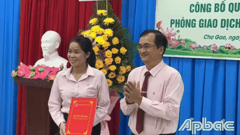 Đồng chí Lưu Thị Hồng Sương được bổ nhiệm phụ trách Phòng giao dịch Ngân hàng Chính sách xã hội Chợ Gạo