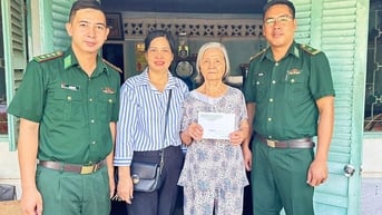 Ấm lòng người cao tuổi vùng biên