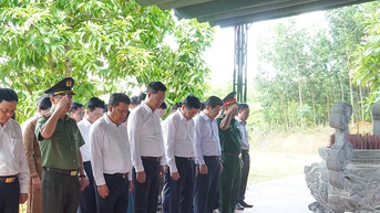 Lãnh đạo tỉnh dâng hương tưởng niệm Anh hùng liệt sĩ tại các địa danh lịch sử