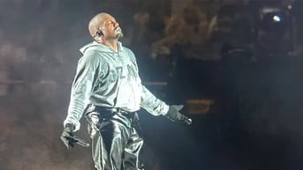 Khán giả yêu cầu hoàn tiền sau buổi biểu diễn của Kanye West