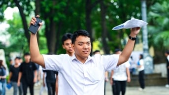Những thí sinh đầu tiên trúng tuyển có điều kiện vào Trường Đại học Hà Nội