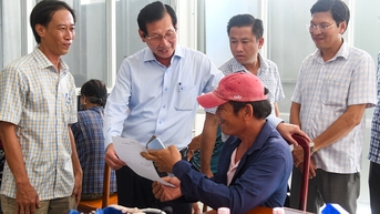 Phó Chủ tịch UBND tỉnh An Giang Lê Văn Phước kiểm tra vận hành chính quyền 2 cấp