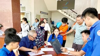 Sinh viên công nghệ thông tin hỗ trợ vận hành chính quyền 2 cấp