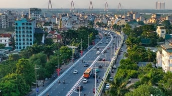Chuyện xe xăng, xe điện và nỗi lo ùn tắc ở Hà Nội