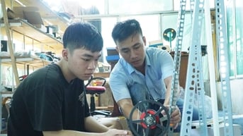Khởi nghiệp từ bo mạch nhỏ đến ước mơ lớn