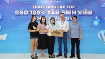 Trường Đại học CMC tặng laptop cho thí sinh đăng ký nguyện vọng 1, 2, 3