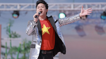 Nguyễn Văn Chung nói gì khi Tùng Dương làm mới ca khúc gần 6 tỷ lượt xem?