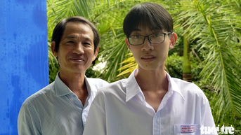 Thi xong 'tự đoán' điểm cao, nam sinh Vũng Tàu 3 điểm 10, thủ khoa toàn quốc