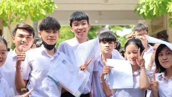 97.71% នៃសិស្ស Khanh Hoa ប្រឡងបញ្ចប់ការសិក្សា គ្រូជ្រើសរើសជំនាញគណិតវិទ្យា