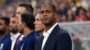 HLV Kluivert bất ngờ xác nhận cú sốc lớn cho Indonesia, vé World Cup 2026 lâm nguy