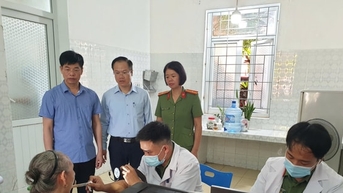 ពិនិត្យ និងផ្តល់ថ្នាំសម្រាប់អ្នកទទួលផលគោលនយោបាយចំនួន ៤៣១ នាក់នៅវួដ Phu Luong