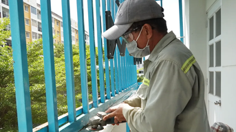 Phường Tăng Nhơn Phú (TPHCM) ra quân tháo dỡ “chuồng cọp”