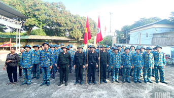 Học viện Phòng không - Không quân tổ chức hành quân dã ngoại làm công tác dân vận