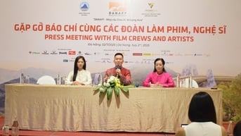 Gặp gỡ báo chí cùng các đoàn làm phim, nghệ sĩ