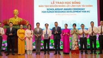 Đà Nẵng học hỏi kinh nghiệm về triển khai trung tâm tài chính quốc tế