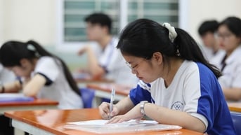 Chấm thi tốt nghiệp THPT 2025: Nhiều bài làm môn văn có điểm 6 - 6,5
