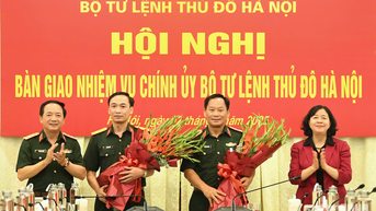 Bàn giao nhiệm vụ Chính ủy Bộ tư lệnh Thủ đô Hà Nội
