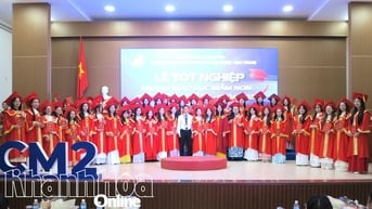 Trường Cao đẳng Sư phạm Trung ương - Nha Trang trao bằng tốt nghiệp cho 275 sinh viên