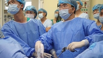 Phẫu thuật nội soi qua đường âm đạo điều trị ung thư phụ khoa
