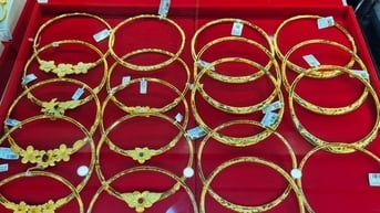 Sáng nay, giá vàng neo ở mức cao
