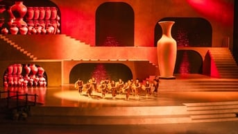Thổi hồn cho trăm nghề trên sân khấu đương đại Việt Nam Bách Nghệ tại Vinpearl Nha Trang