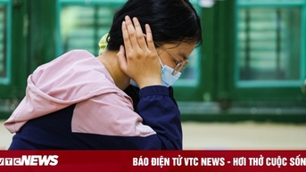 Sau cú sốc đề Toán, tiếng Anh khó, nhiều sĩ tử bất an lo trượt đại học
