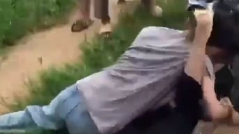 Nữ sinh bị đánh hội đồng tới tấp trong rẫy cà phê ở Quảng Ngãi