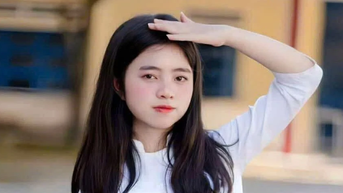 Nữ sinh mồ côi ở Đà Nẵng đạt 29 điểm khối C00 mơ thành cô giáo dạy Văn