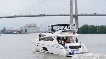 TP.HCM ra văn bản khẩn yêu cầu tạm dừng tàu du lịch nếu thời tiết nguy hiểm