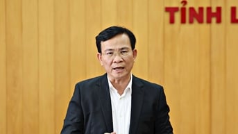 “Bố trí cán bộ cấp xã và các sở, ngành phải chặt chẽ, đúng người, đúng việc”