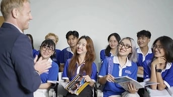 Điểm chuẩn ngành ngôn ngữ Anh biến động như thế nào trong 3 năm qua?