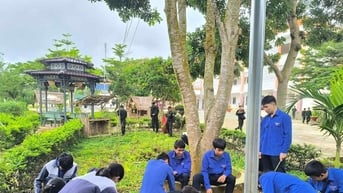 Ninh Gia ra quân tổng vệ sinh, chỉnh trang đô thị chào mừng Đại hội Đảng bộ