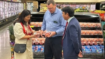 Vải thiều Việt Nam lần đầu tiên xuất hiện tại hệ thống siêu thị bán lẻ lớn nhất Hoa Kỳ