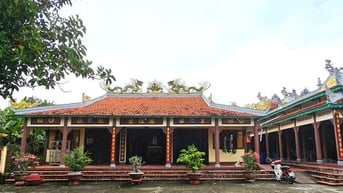 Ngôi đình trăm tuổi giữa lòng phố thị!